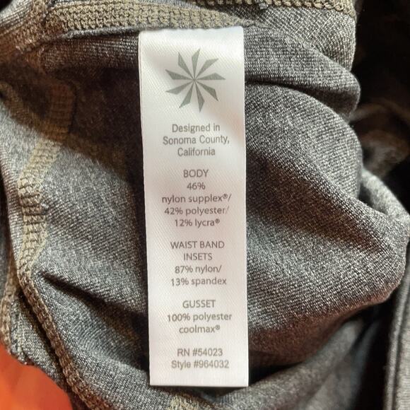 Athleta grey crop workout leggings - Picture 8 of 8